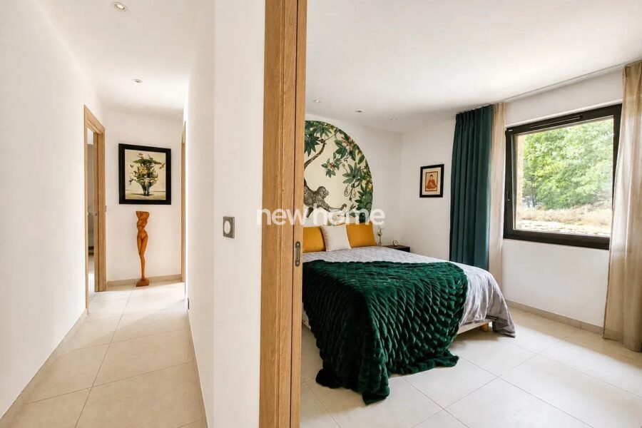 Maison à vendre à Saint-Antonin-du-Var — Vue montagne — photo 23