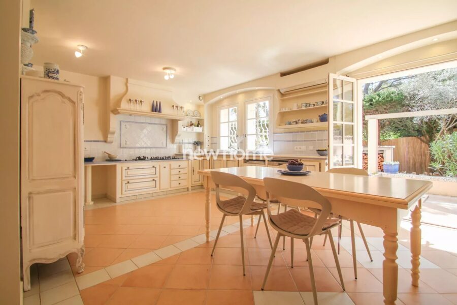 Maison à vendre à Saint-Raphaël — Vue golf — photo 18