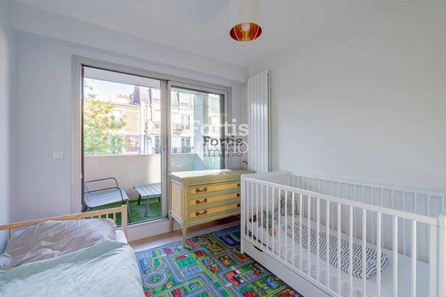 Appartement à vendre à Paris 18e arrondissement — Vue sur la ville — photo 14