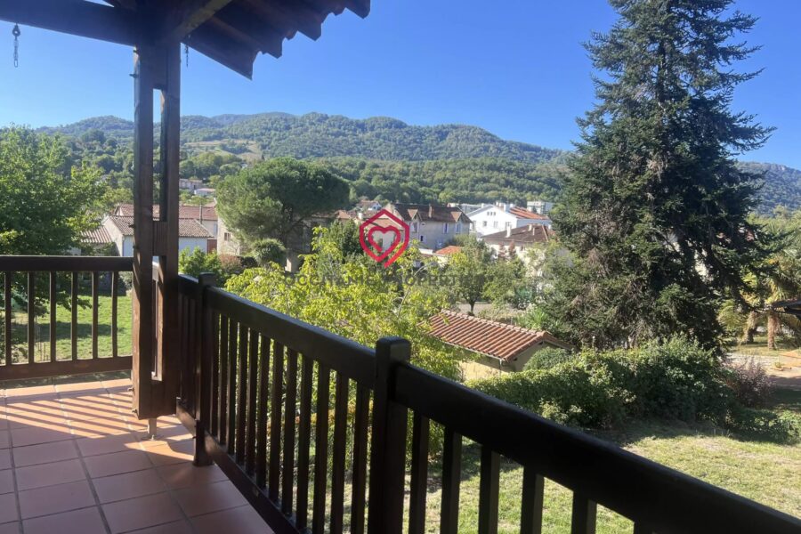 Maison à vendre à Saint-Girons — Vue montagne — photo 1