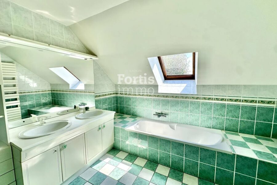 Maison à vendre à La Grande-Paroisse — Vue parc & jardin — photo 20