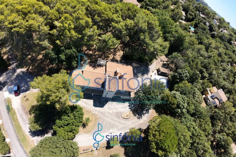 Maison à vendre à Sainte-Anastasie — Vue nature — photo 4