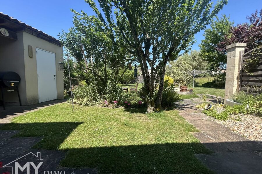 Maison à vendre à Saint-Méard-de-Gurçon — Vue parc & jardin — photo 18