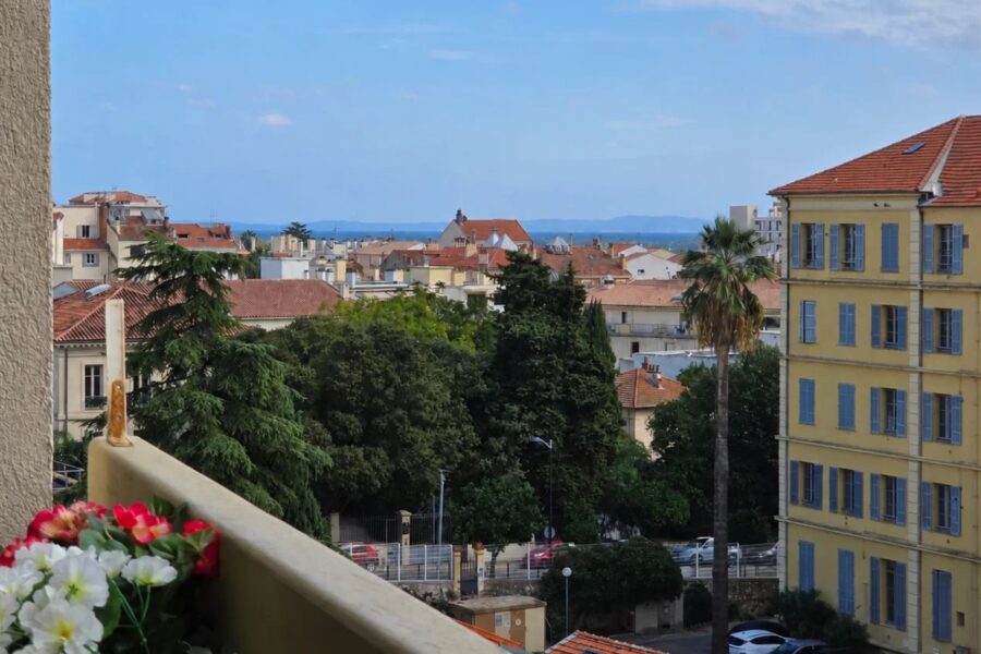 Appartement à vendre à Hyères — Vue montagne — photo 4
