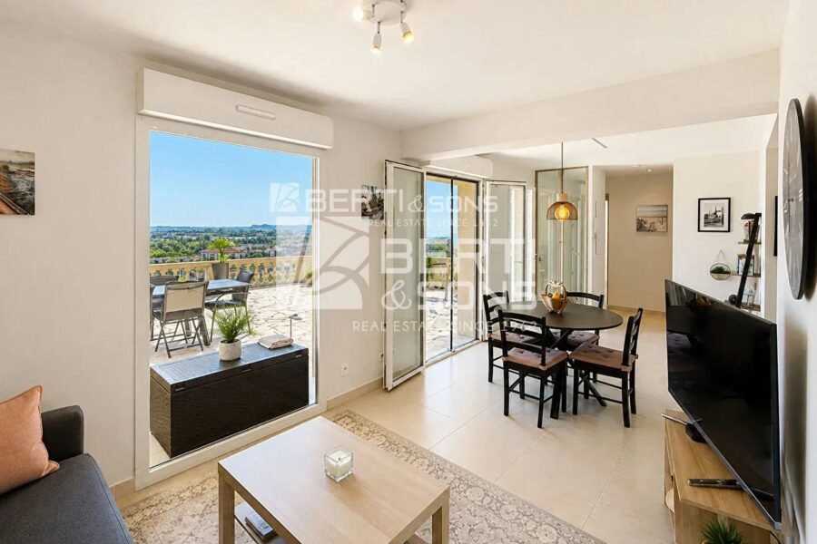 Appartement à vendre à Mandelieu-la-Napoule — Vue mer — photo 3