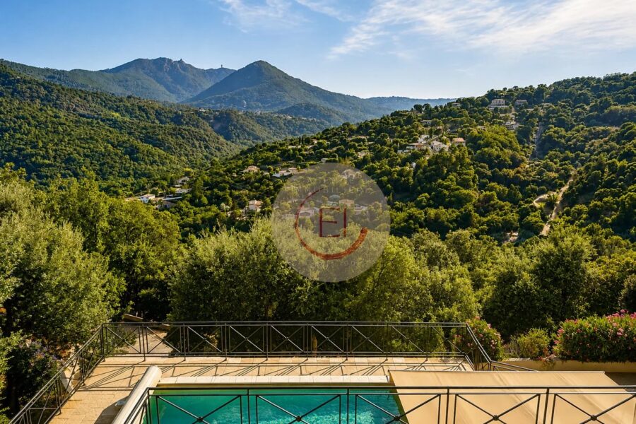 Maison à vendre à Les Adrets-de-l&rsquo;Estérel — Vue montagne — photo 1