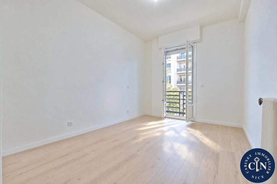 Appartement à vendre à Nice — Vue sur la ville — photo 8
