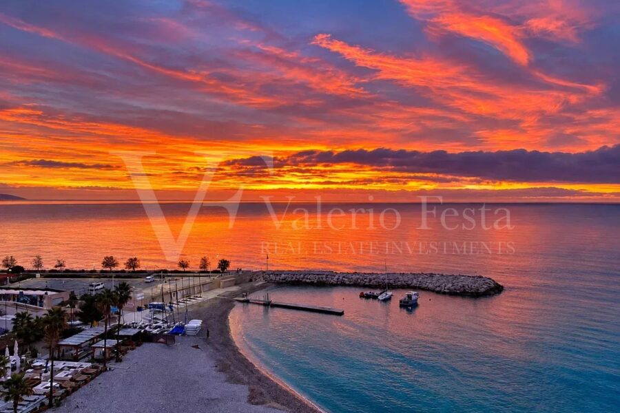 Appartement à vendre à Roquebrune-Cap-Martin — Vue mer — photo 1