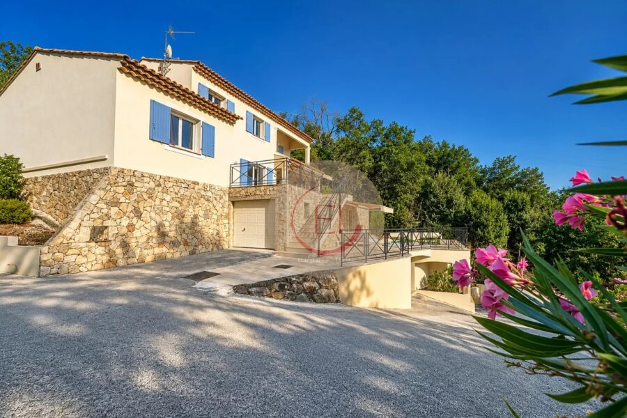 Maison à vendre à Les Adrets-de-l&rsquo;Estérel — Vue montagne — photo 3