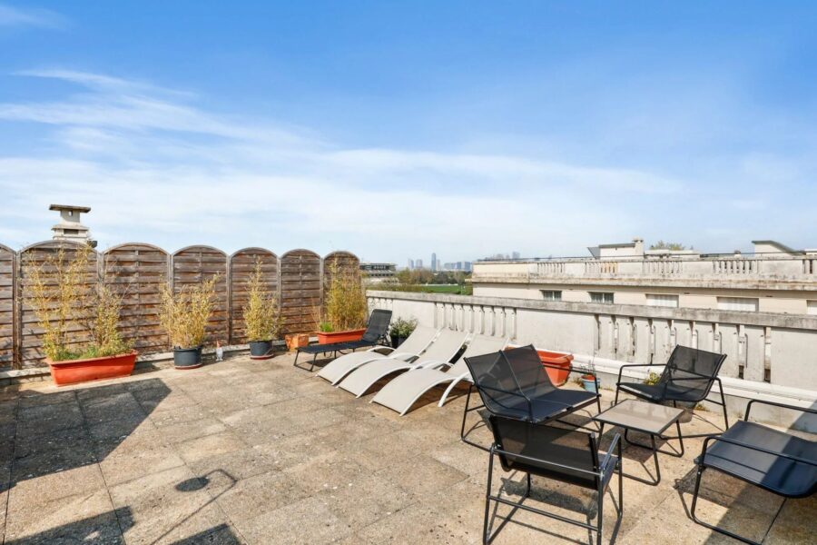 Appartement à vendre à Paris 16e arrondissement — Vue sur la ville — photo 2