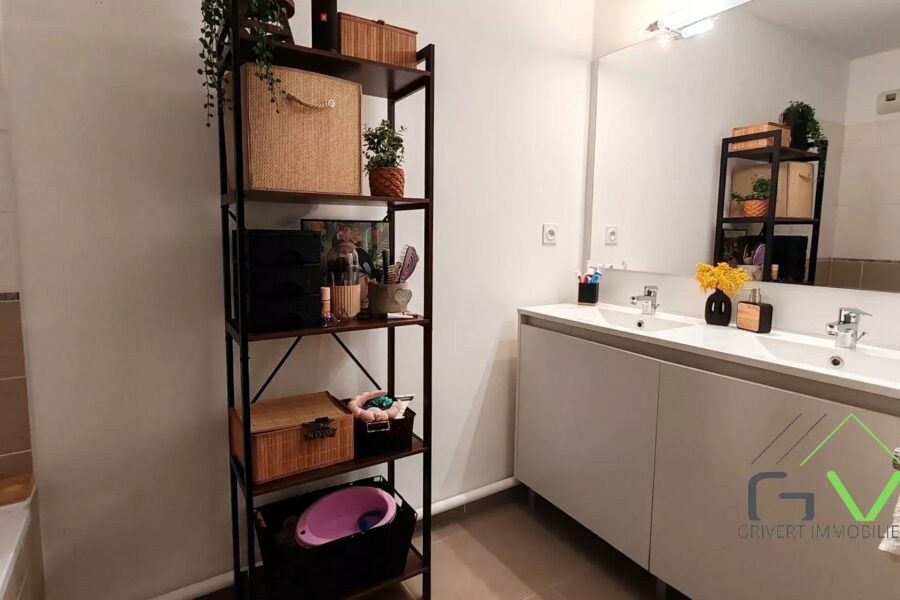 Appartement à vendre à Nîmes — Vue sur la ville — photo 8