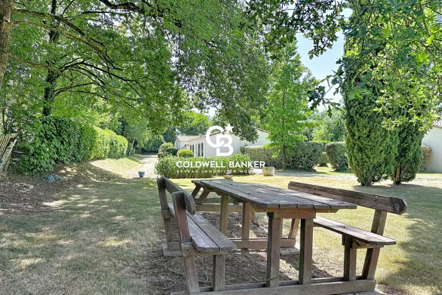 Maison à vendre à La Caillère-Saint-Hilaire — Vue parc & jardin — photo 1