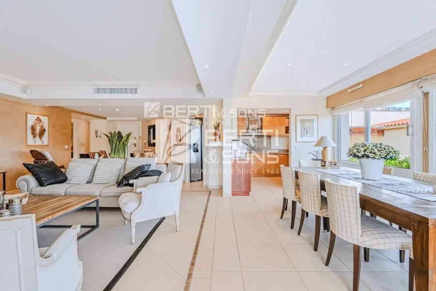 Appartement à vendre à Mandelieu-la-Napoule — Vue mer — photo 4