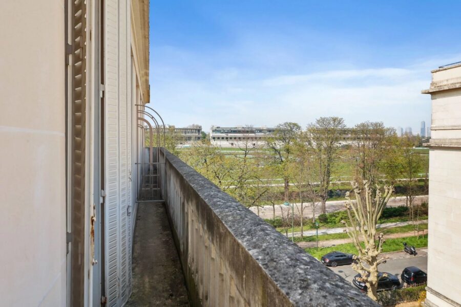 Appartement à vendre à Paris 16e arrondissement — Vue sur la ville — photo 9
