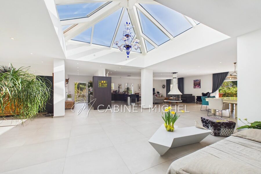 Maison à vendre à Le Rouret — Vue montagne — photo 5