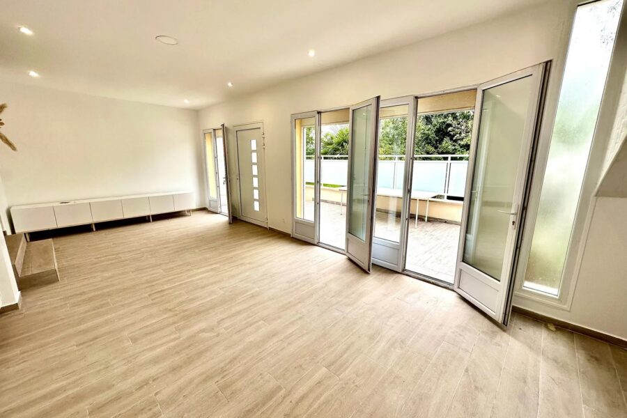 Appartement à vendre à Fontenay-sous-Bois — Vue parc & jardin — photo 2
