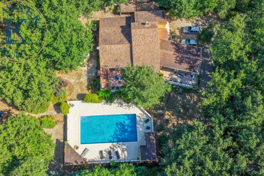 Maison à vendre à Nans-les-pins — Vue parc & jardin — photo 15