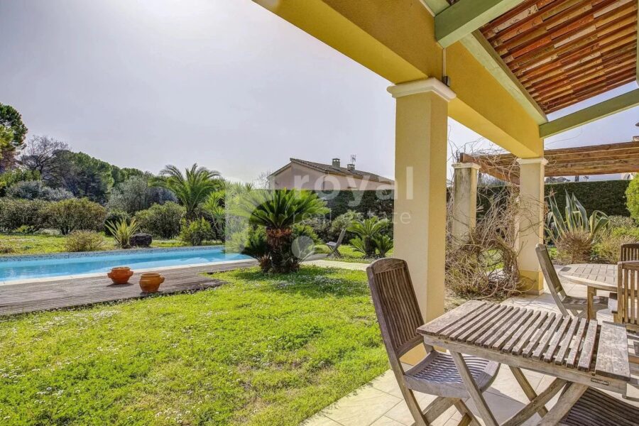 Maison à vendre à Mougins — Vue parc & jardin — photo 1