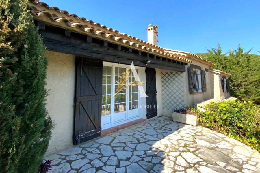 Maison à vendre à Sainte-Maxime — Vue mer — photo 12