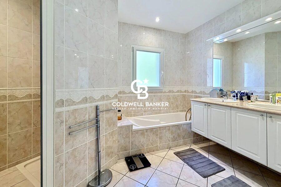 Maison à vendre à Talmont-Saint-Hilaire — Vue parc & jardin — photo 8