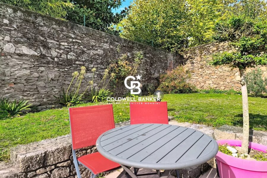 Maison à vendre à Les Herbiers — Vue parc & jardin — photo 4
