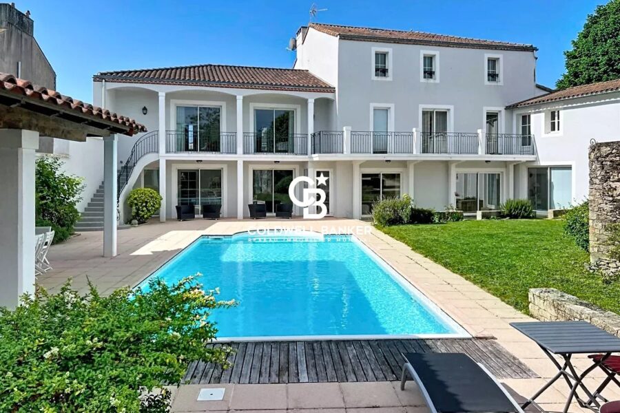 Maison à vendre à Les Herbiers — Vue parc & jardin — photo 2