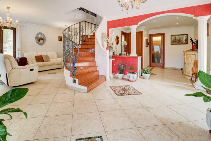 Maison à vendre à La Trinité — Vue montagne — photo 3
