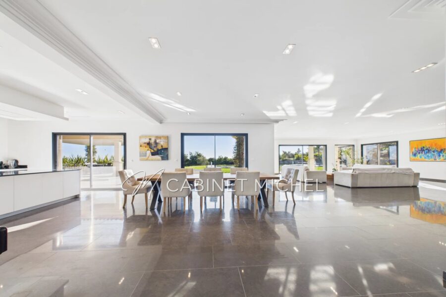 Maison à vendre à Roquefort-les-Pins — Vue mer — photo 7