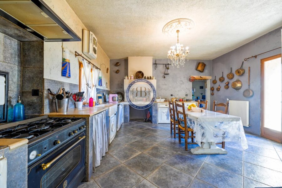 Maison à vendre à Le Broc — Vue montagne — photo 19
