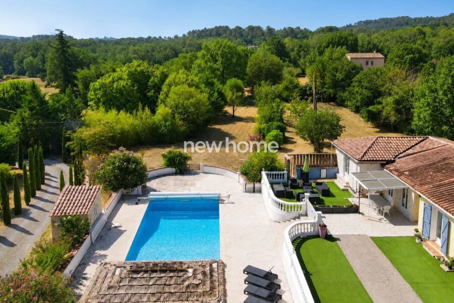 Maison à vendre à Fayence — Vue parc & jardin — photo 1