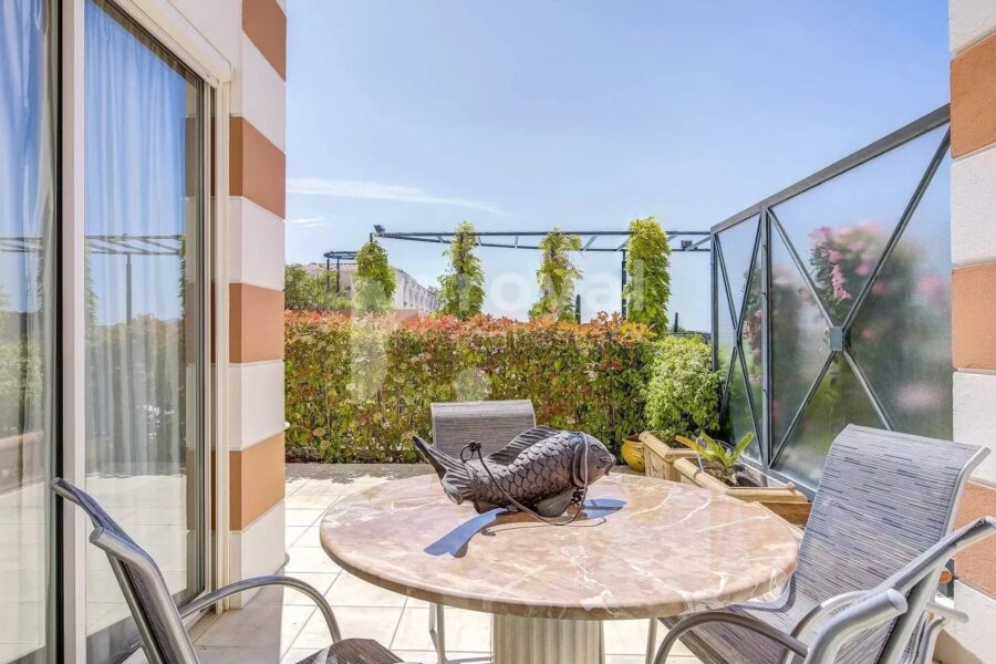Appartement à vendre à Mougins — Vue parc & jardin — photo 1