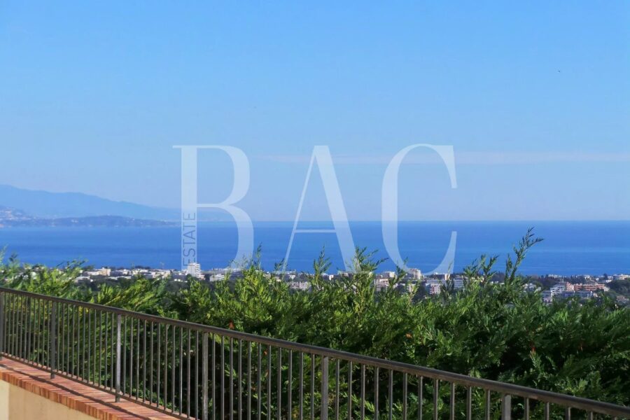 Maison à vendre à Cannes — Vue mer — photo 1