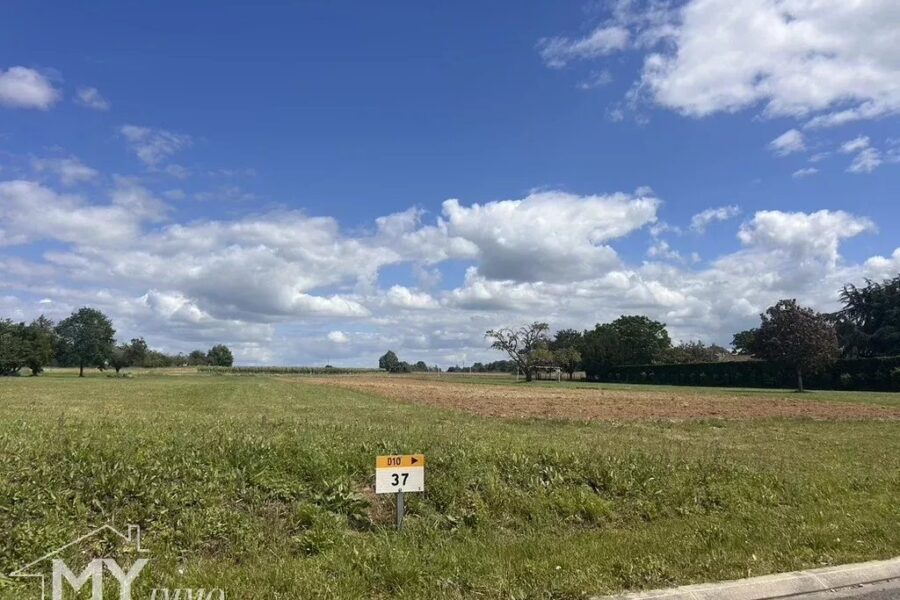 Terrain à vendre à Bonneville-et-Saint-Avit-de-Fumadières — Vue dégagée — photo 1