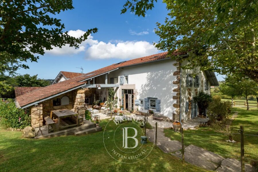 Maison à vendre à Saint-Pée-sur-Nivelle — Vue montagne — photo 2
