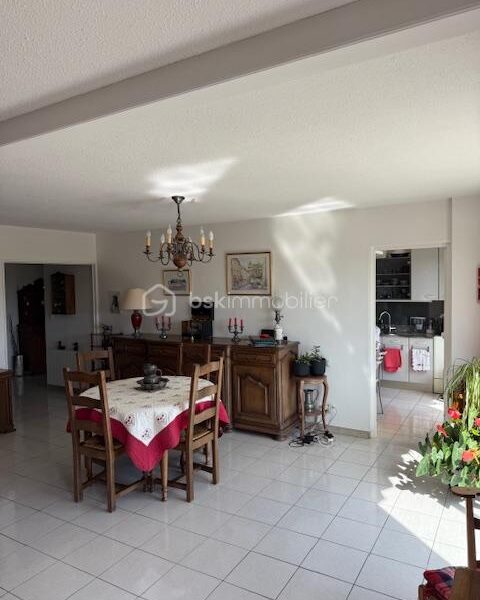 Appartement à vendre à Salon-de-Provence — Vue sur la ville — photo 8