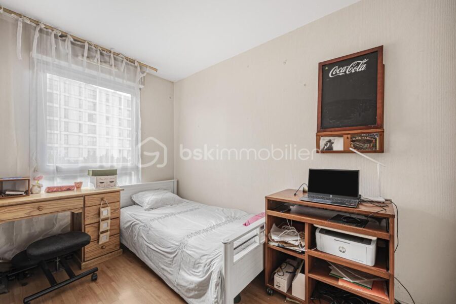 Appartement à vendre à Paris 14e arrondissement — Vue sur la ville — photo 9
