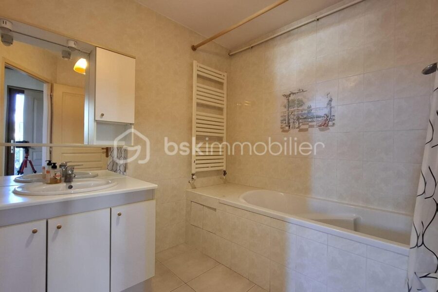 Appartement à vendre à Chambéry — Vue sur la ville — photo 8