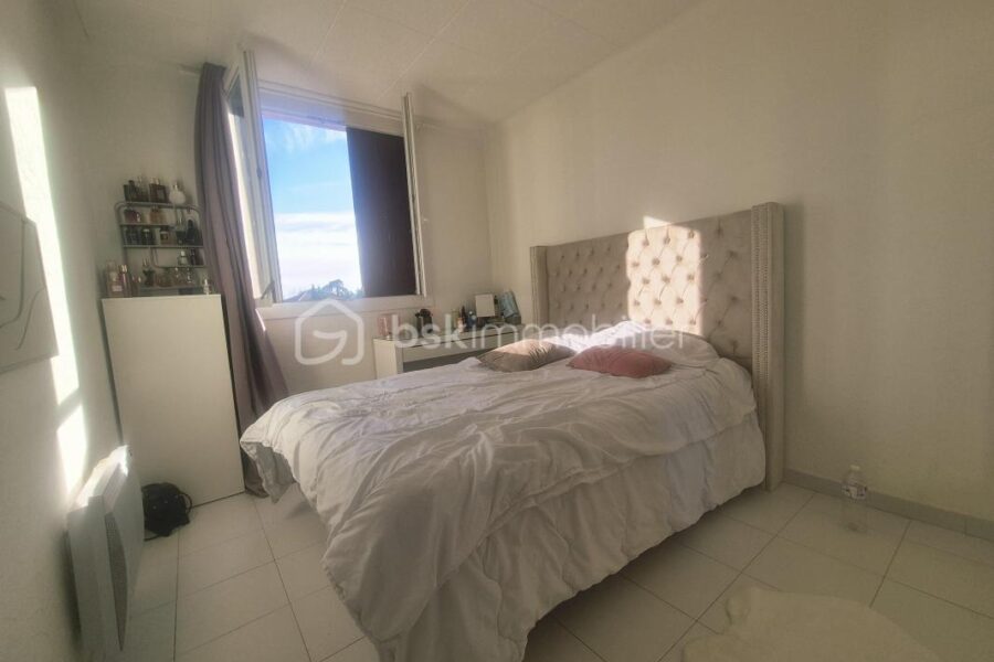 Appartement à vendre à Salon-de-Provence — Vue sur la ville — photo 8