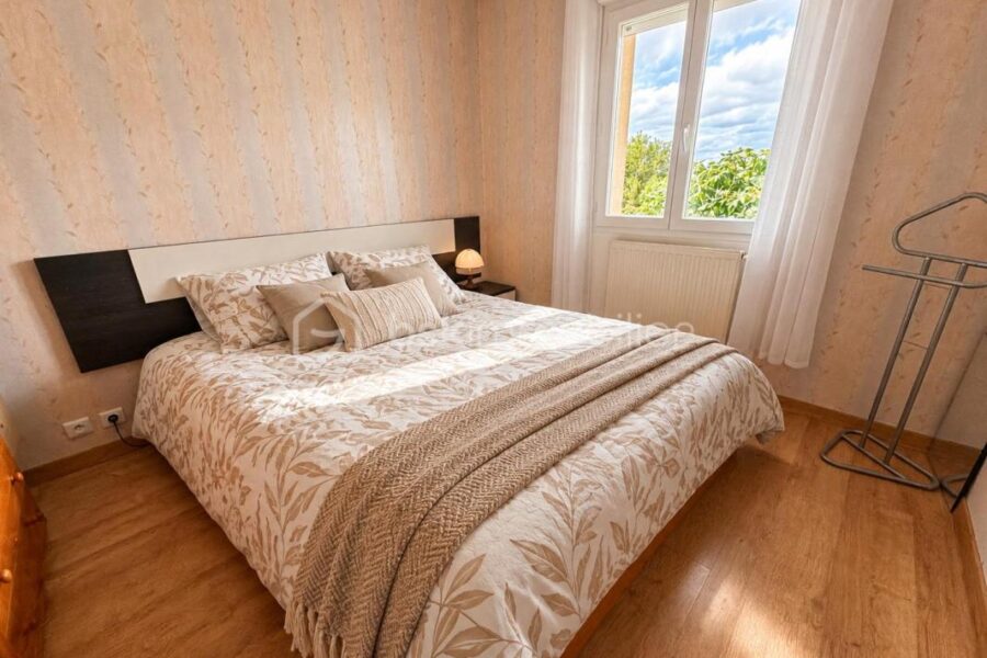 Maison à vendre à Tournay — Vue montagne — photo 8