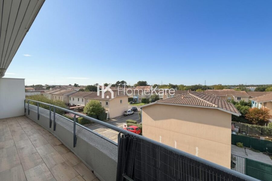 Appartement à vendre à Eysines — Vue sur la ville — photo 1