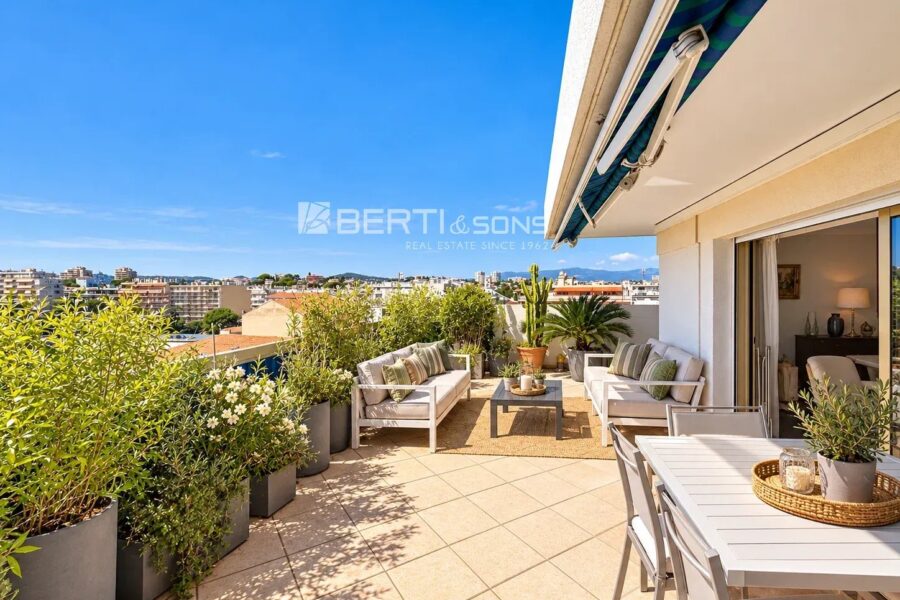 Appartement à vendre à Antibes — Vue mer — photo 2
