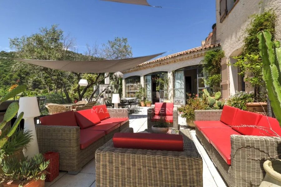 Maison à vendre à La Roquette-sur-Var — Vue montagne — photo 34