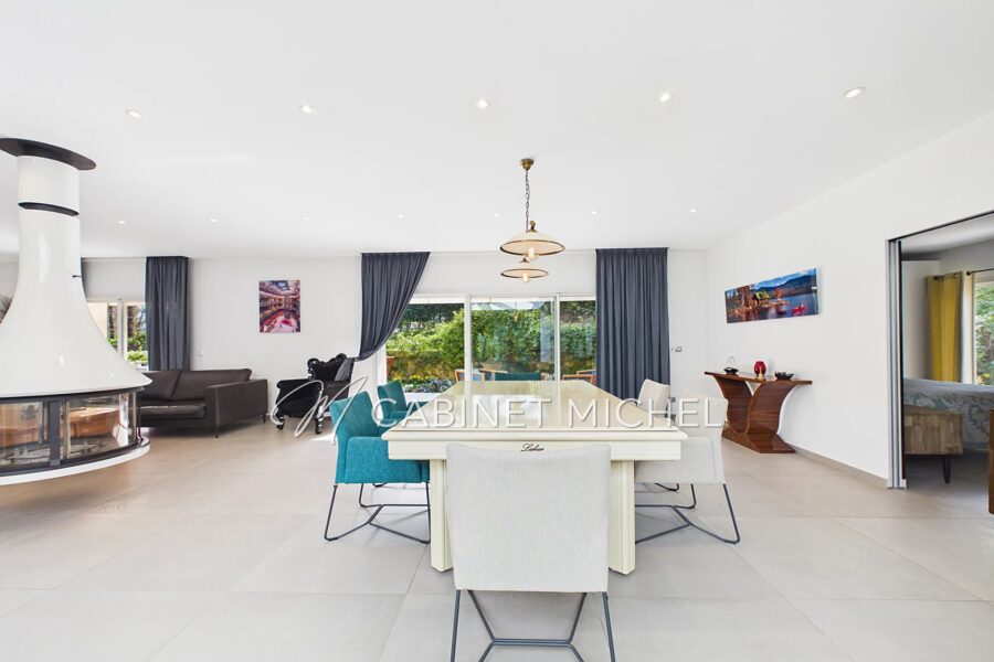 Maison à vendre à Le Rouret — Vue montagne — photo 13