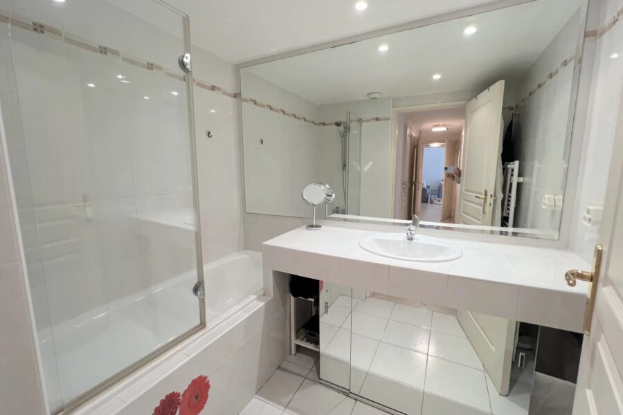 Appartement à vendre à Villeneuve-Loubet — Vue mer — photo 8