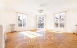 Appartement à louer à Paris 8e arrondissement — Vue sur la ville — photo 4