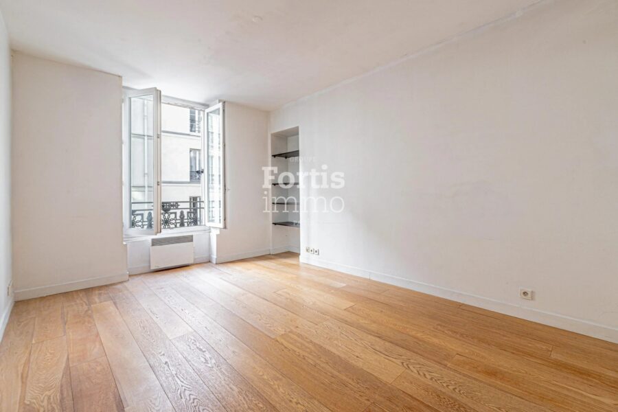 Appartement à vendre à Paris 1er arrondissement — Vue parc & jardin — photo 3