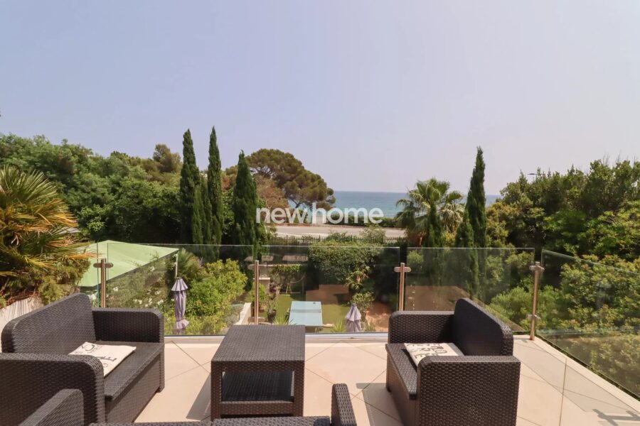 Maison à vendre à Fréjus — Vue mer — photo 1