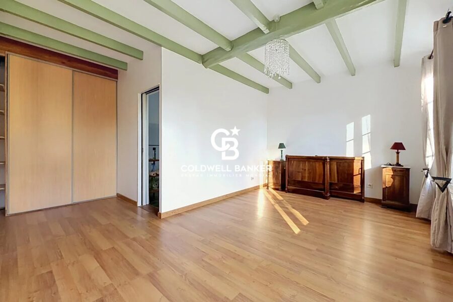 Maison à vendre à Salignac-sur-Charente — Vue parc & jardin — photo 9