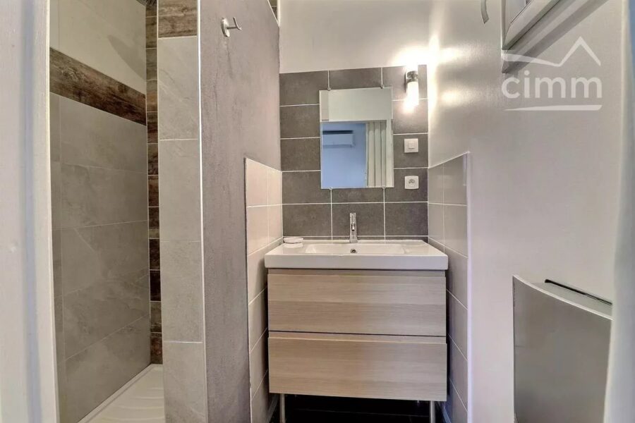 Maison à vendre à Lagorce — Vue montagne — photo 12