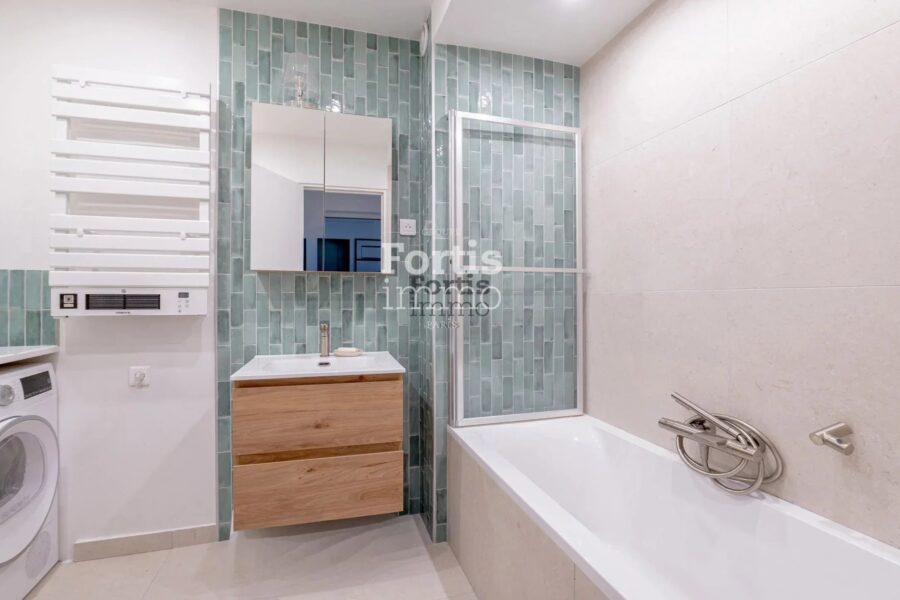 Appartement à vendre à Paris 18e arrondissement — Vue sur la ville — photo 15